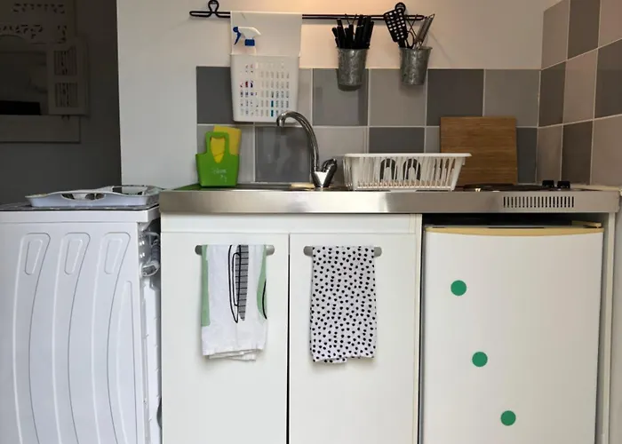 logement privée à 50m de la plage de Miomo