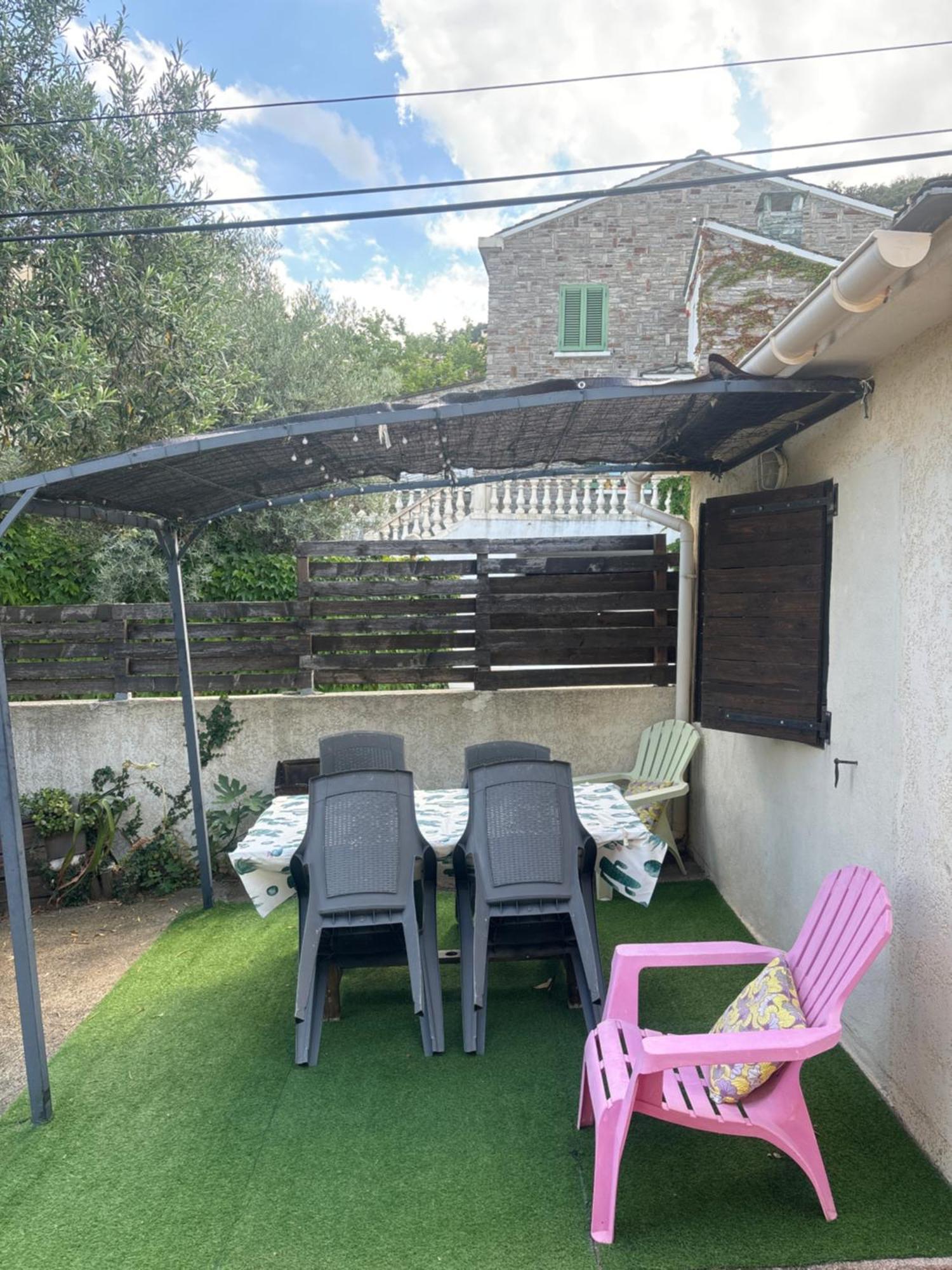 Apartment Tiny House A 50m De La De Miomo *