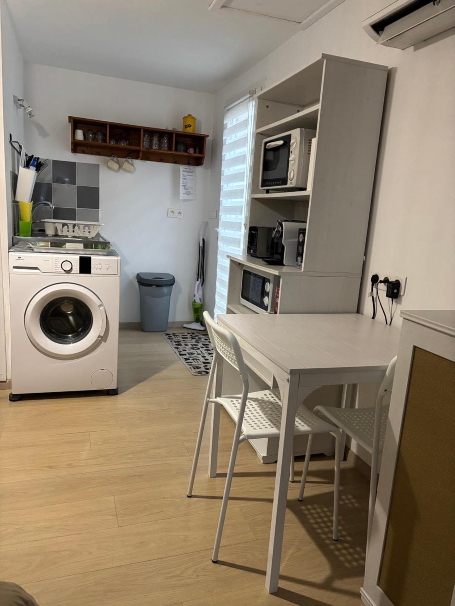 Tiny House A 50m De La De Miomo *